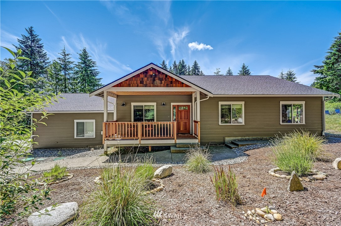 6506 Heggeness Road Clinton, WA 98236 - Photo 1 of 31 Gallery Image 1