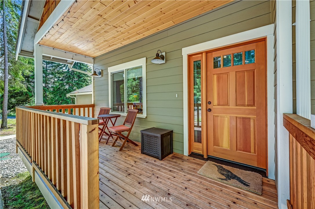 6506 Heggeness Road Clinton, WA 98236 - Photo 3 of 31 Gallery Image 3