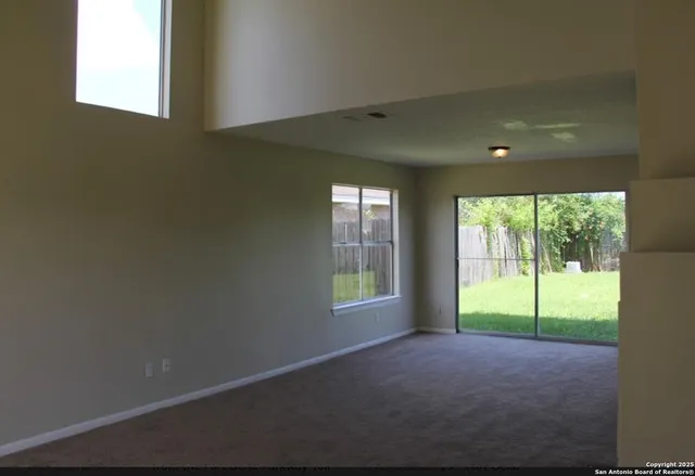 a view of livingroom with an outdoor space