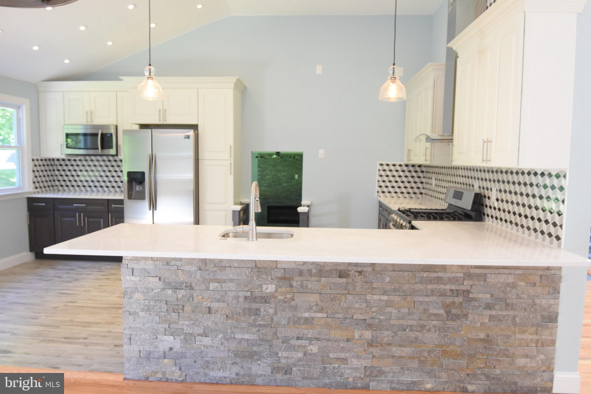 8822 Rising Sun Avenue Philadelphia, PA 19115 - Photo 3 of 34 Gallery Image 3