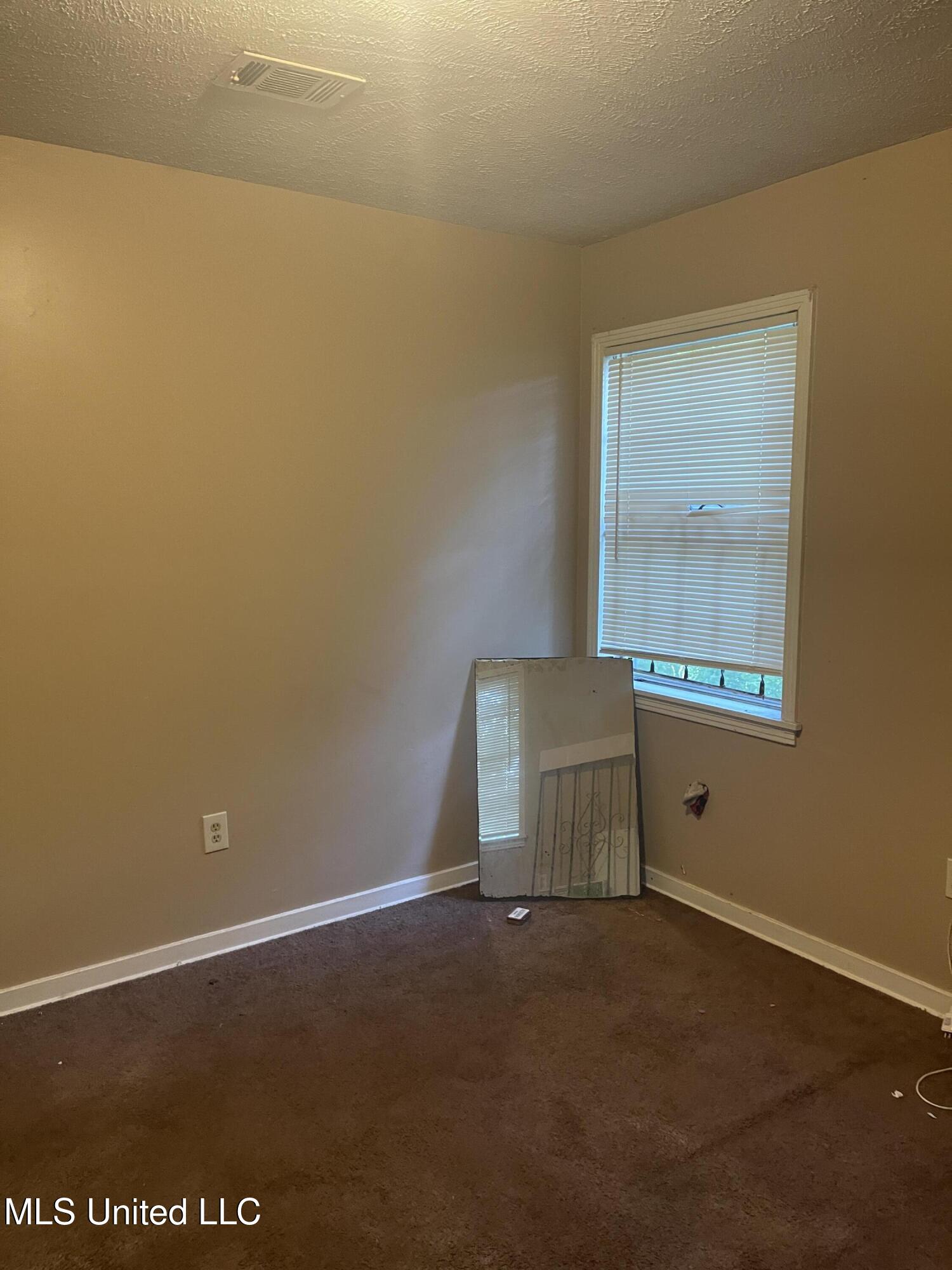 425 Derrick Street Jackson, MS 39203 - Photo 8 of 14 IMG_5909