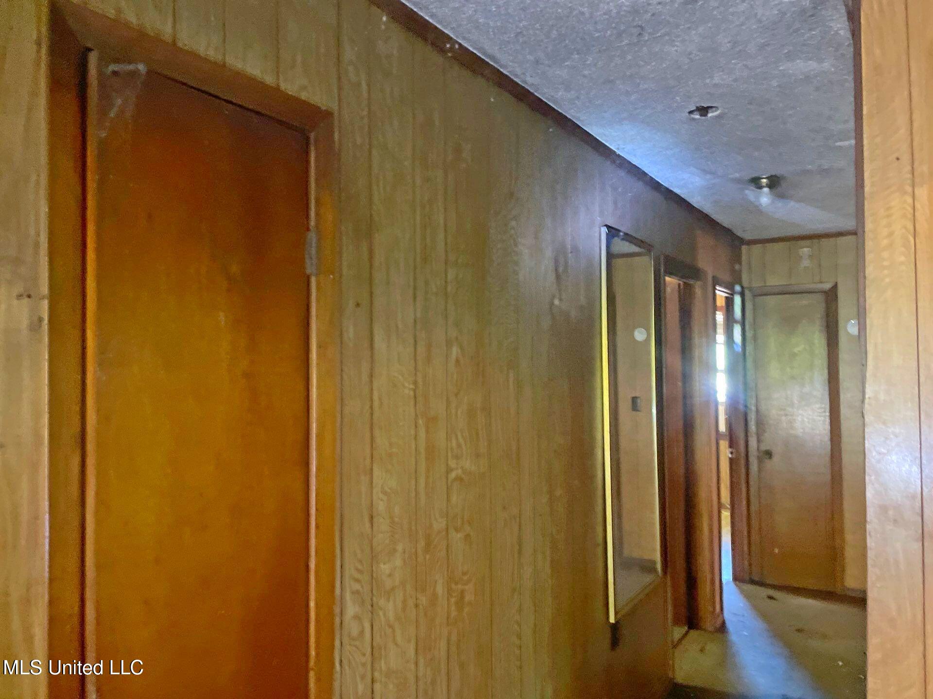 809 Cotton Boulevard Carthage, MS 39051 - Photo 11 of 38 217-Oct 15 2025 02_20pm-zyj4