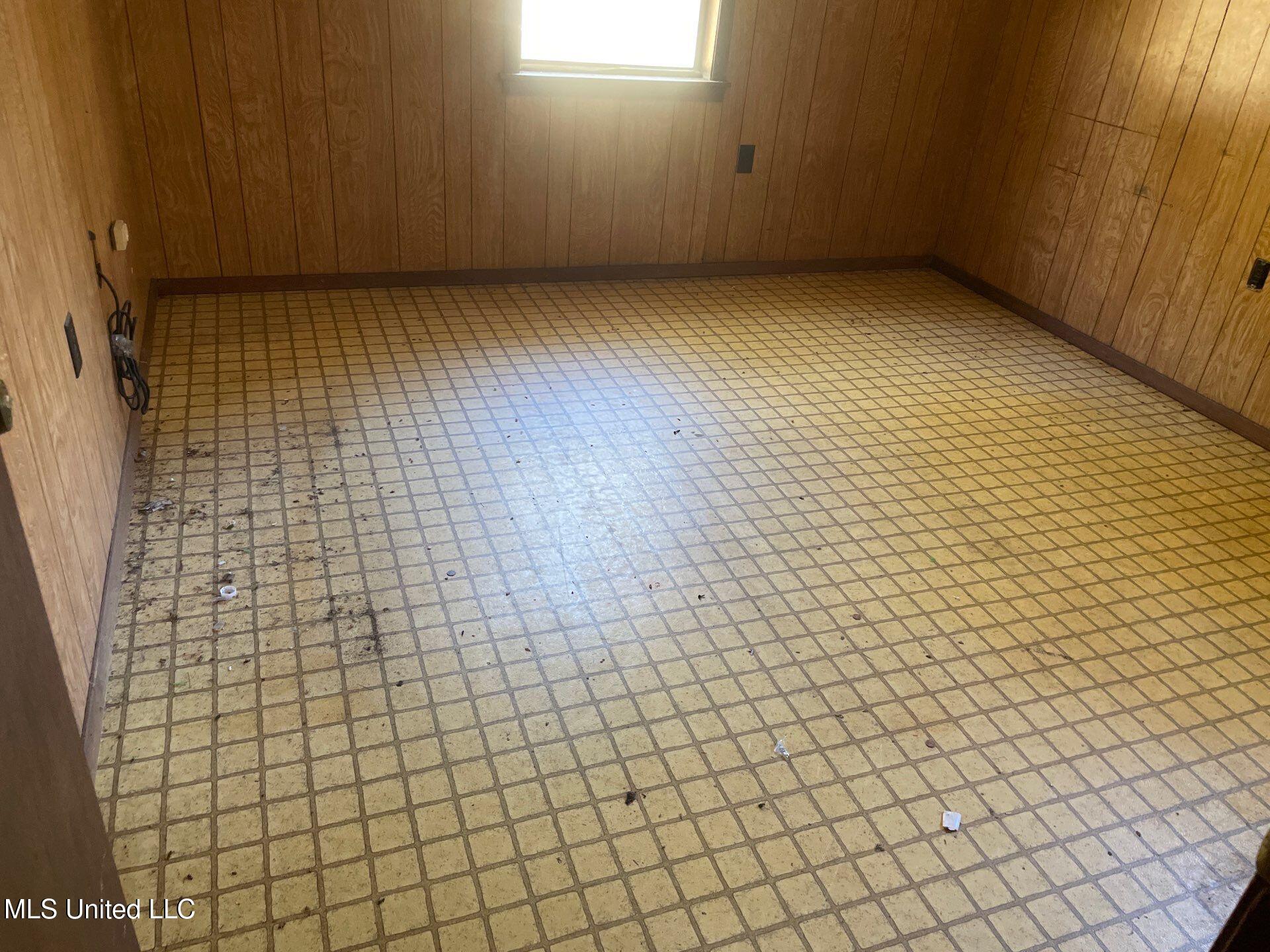 809 Cotton Boulevard Carthage, MS 39051 - Photo 15 of 38 328-Oct 15 2025 02_25pm-NVXF