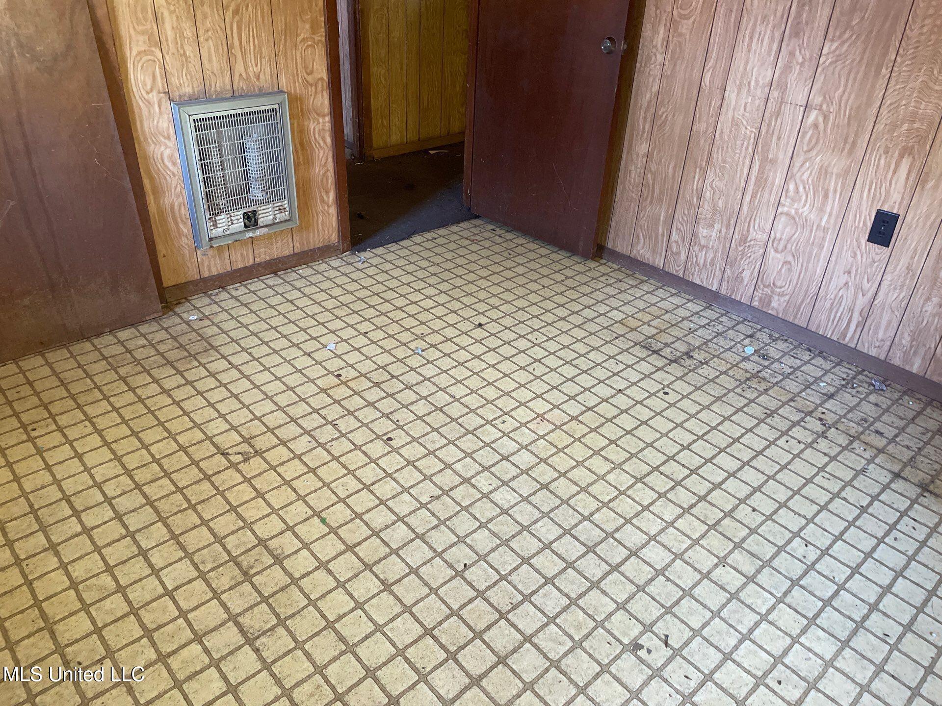 809 Cotton Boulevard Carthage, MS 39051 - Photo 18 of 38 350-Oct 15 2025 02_26pm-8K26