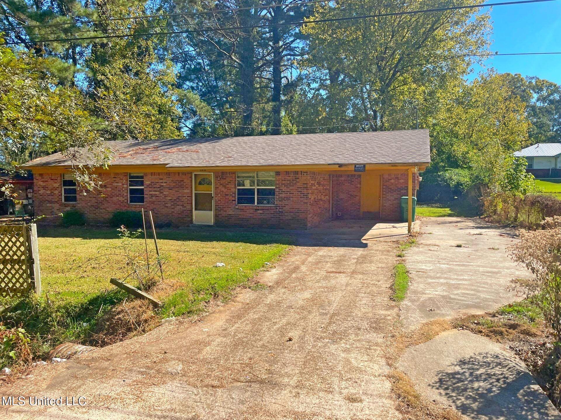 809 Cotton Boulevard Carthage, MS 39051 - Photo 31 of 38 501-Oct 15 2025 02_35pm-RFZX