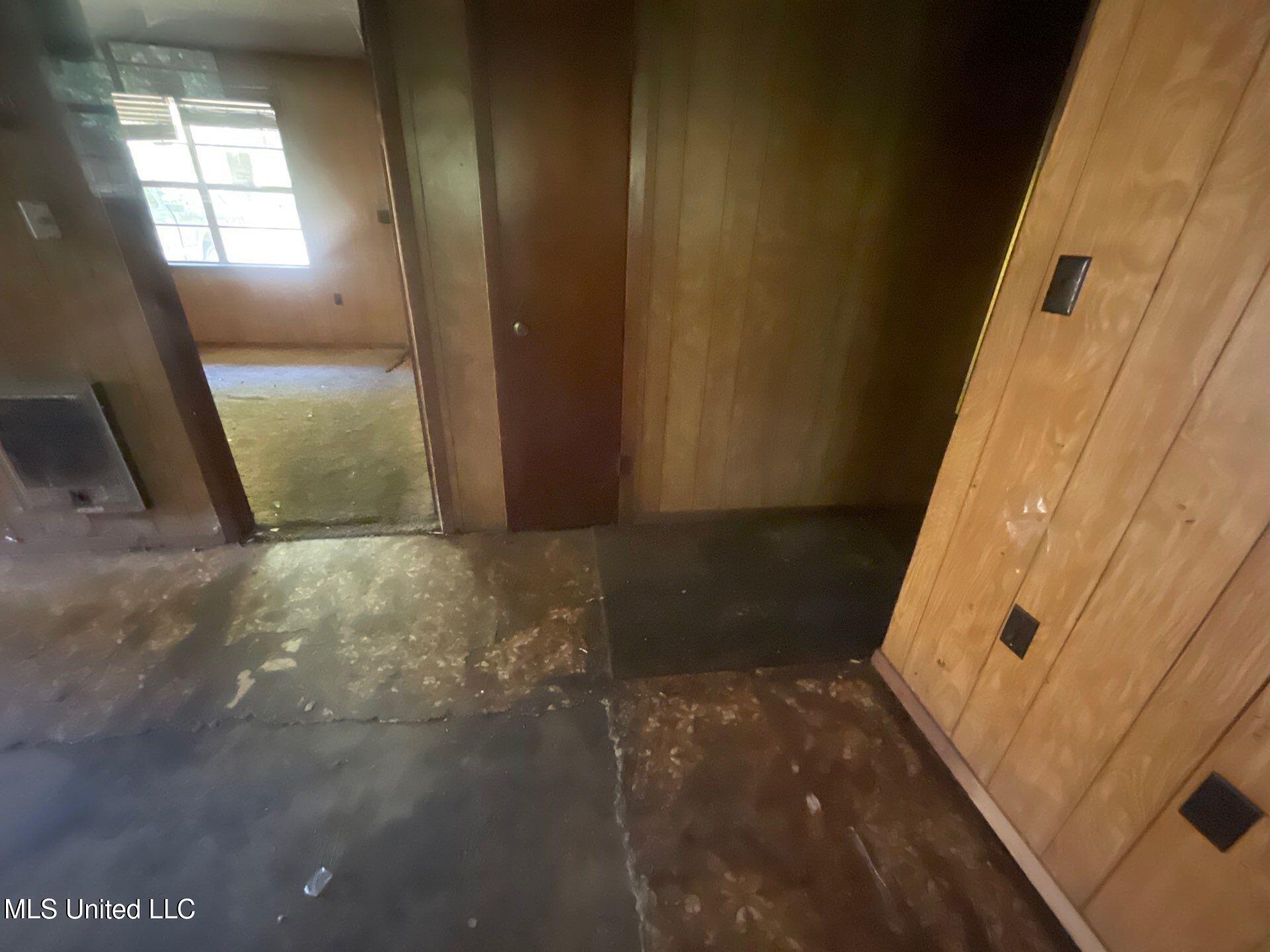 809 Cotton Boulevard Carthage, MS 39051 - Photo 7 of 38 121-Oct 15 2025 01_41pm-EUaA