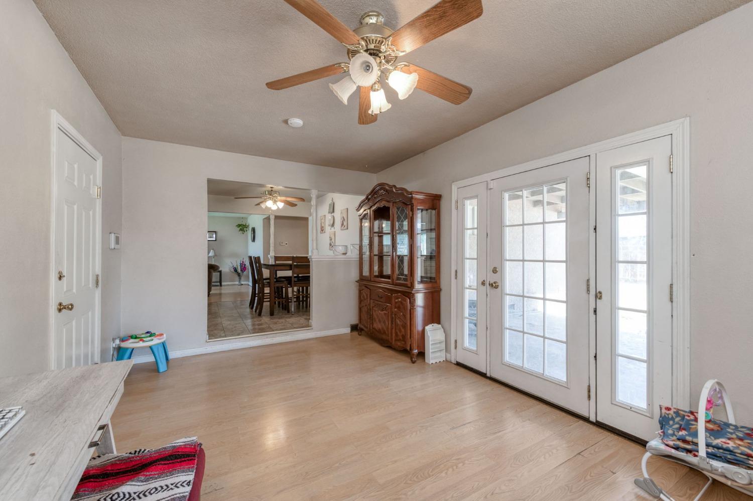 1325 Terry Avenue Clovis, CA 93612 - Photo 15 of 28 a view of livingroom with furniture