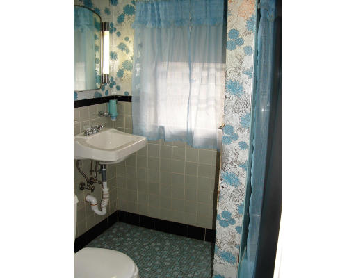 56 Windsor Road Norwood, MA 02062 - Photo 12 of 18 Gallery Image 12