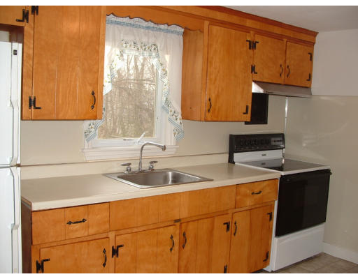 56 Windsor Road Norwood, MA 02062 - Photo 3 of 18 Gallery Image 3