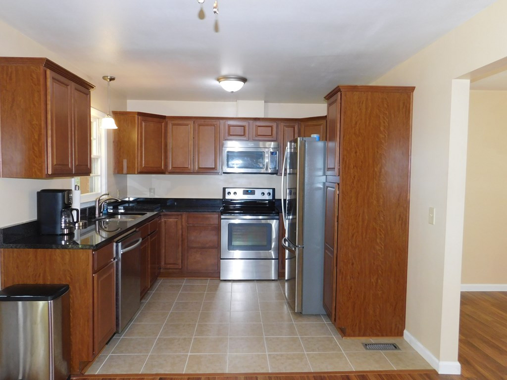 2413 Hunt Club Road Sumter, SC 29154 - Photo 10 of 25
