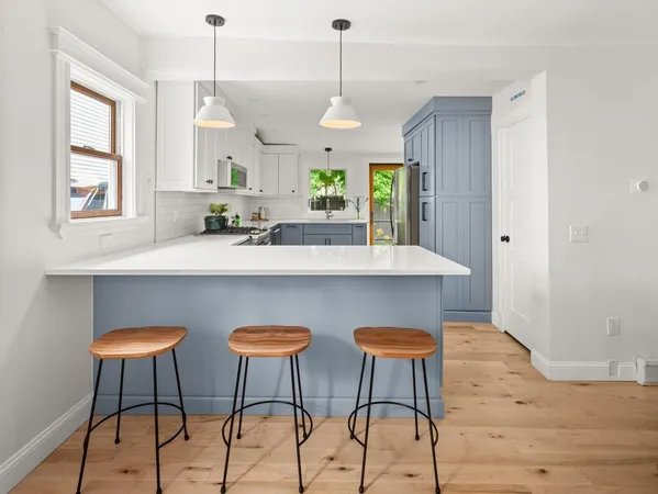 $499,999 | 11 Poplar Street, Burlington, VT 05401