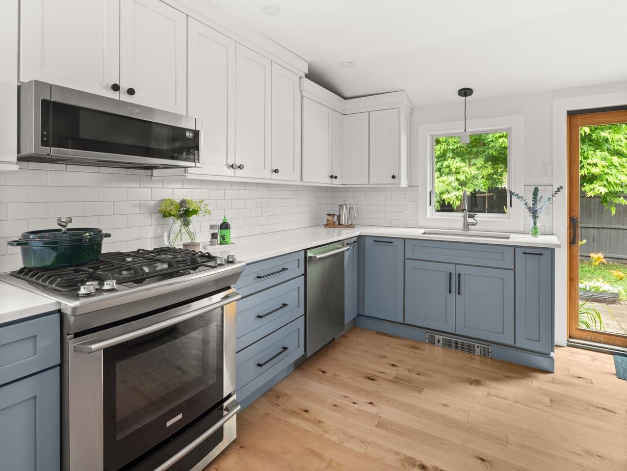 11 Poplar Street Burlington, VT 05401 - Photo 2 of 42