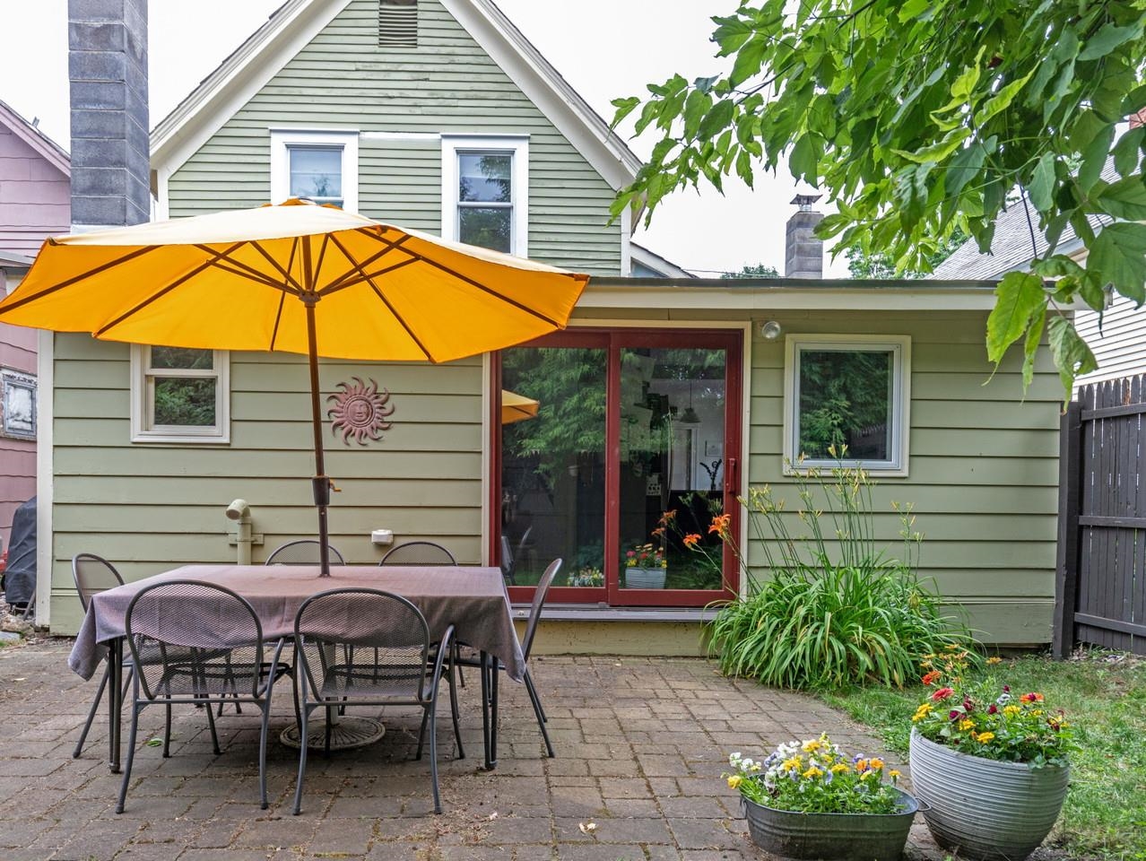 11 Poplar Street Burlington, VT 05401 - Photo 6 of 42