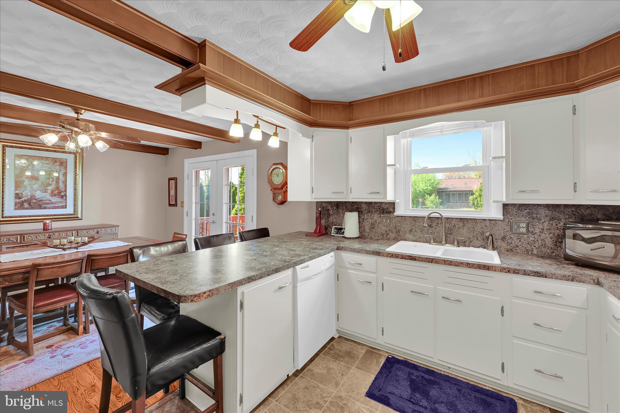 25 Frederick Avenue Denver, PA 17517 - Photo 14 of 36 Kitchen