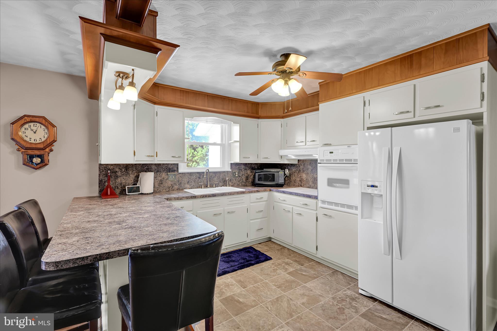 25 Frederick Avenue Denver, PA 17517 - Photo 16 of 36 Kitchen