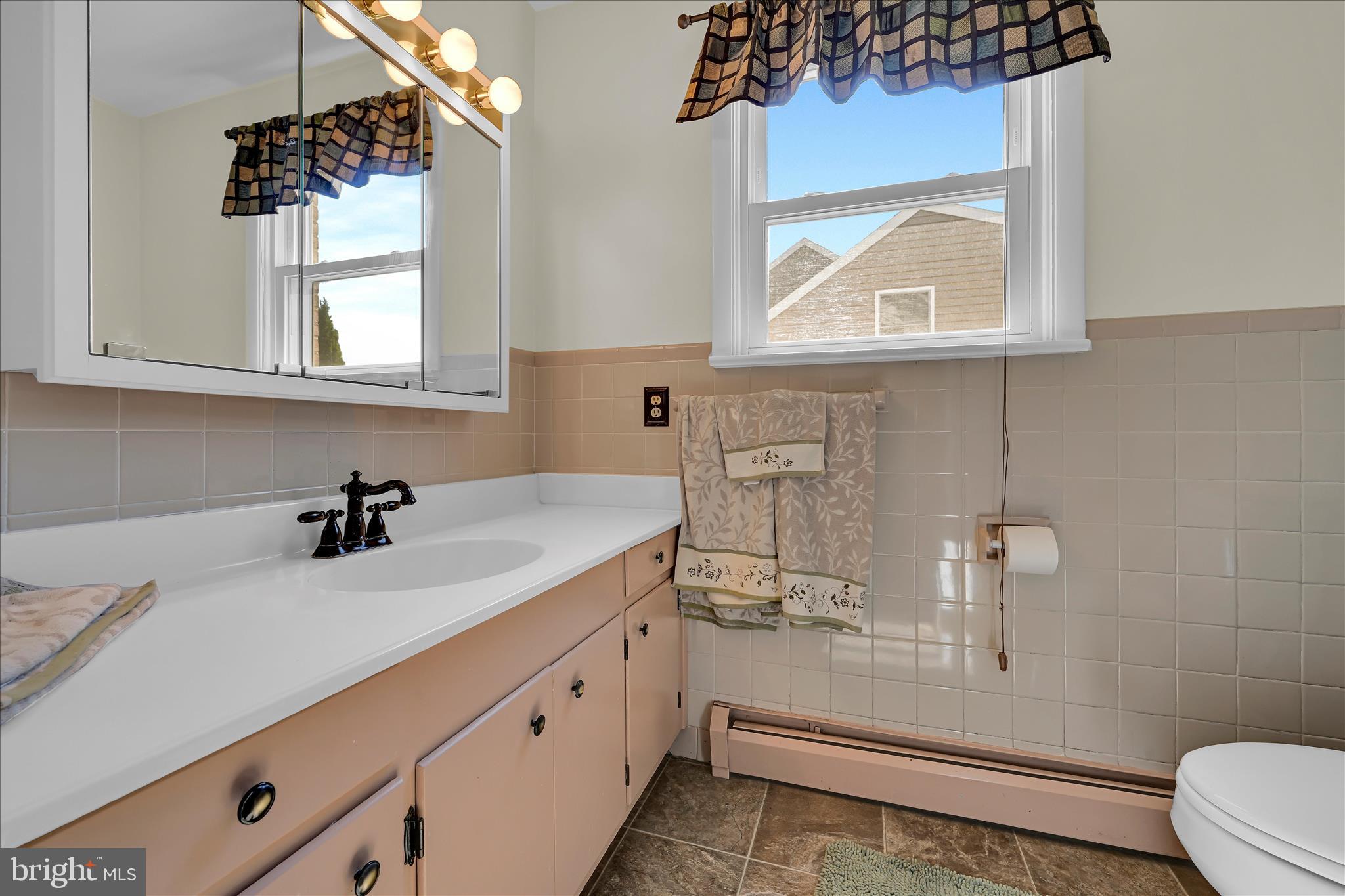 25 Frederick Avenue Denver, PA 17517 - Photo 19 of 36 Bathroom