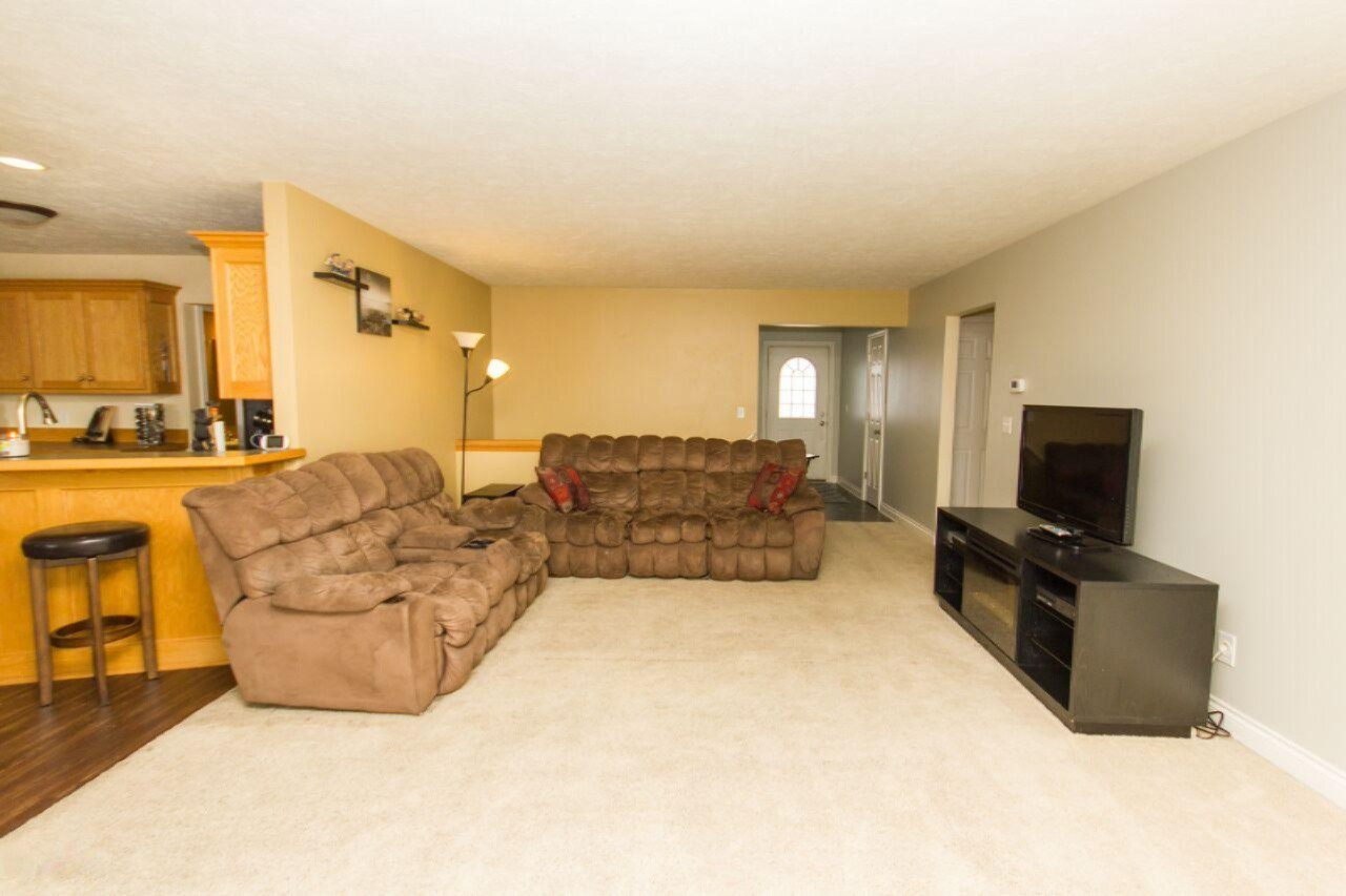 11560 Riley Ridge Court Holland, MI 49424 - Photo 3 of 23 living room 2