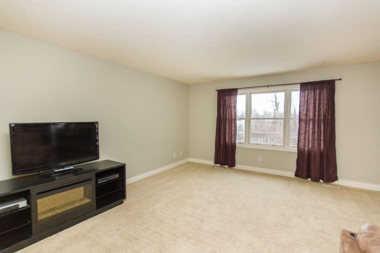 11560 Riley Ridge Court Holland, MI 49424 - Photo 4 of 23 living room 3