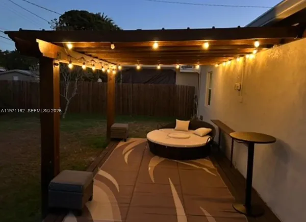 $2,990 | 5224 Northeast 1st Avenue, Fort Lauderdale, FL 33334