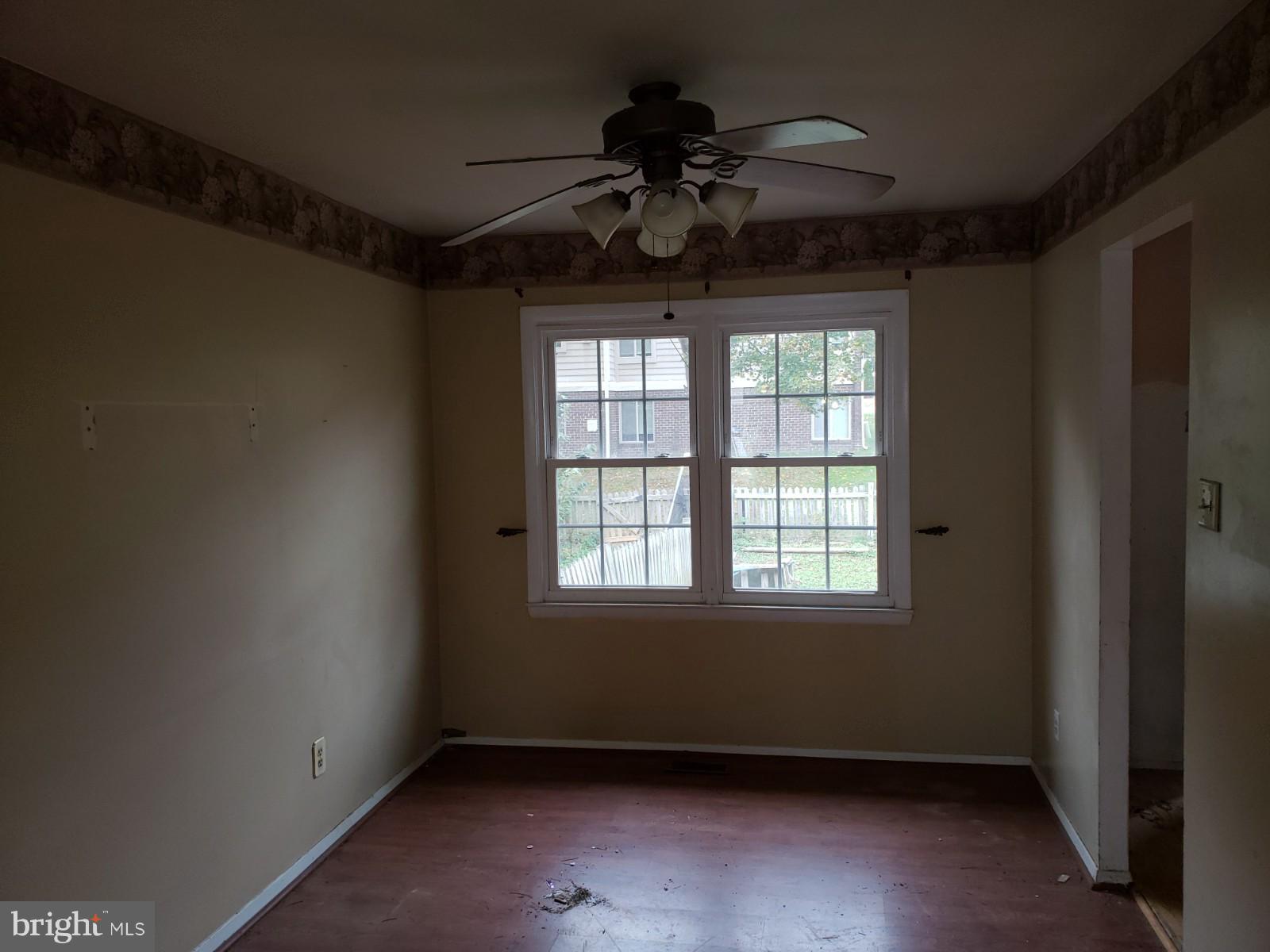 24 Colleton Court Baltimore, MD 21236 - Photo 3 of 12 Dining Room