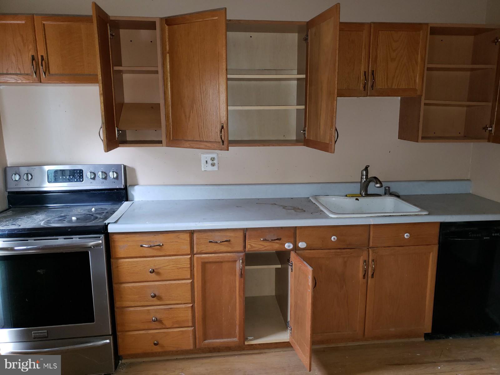 24 Colleton Court Baltimore, MD 21236 - Photo 4 of 12 Kitchen