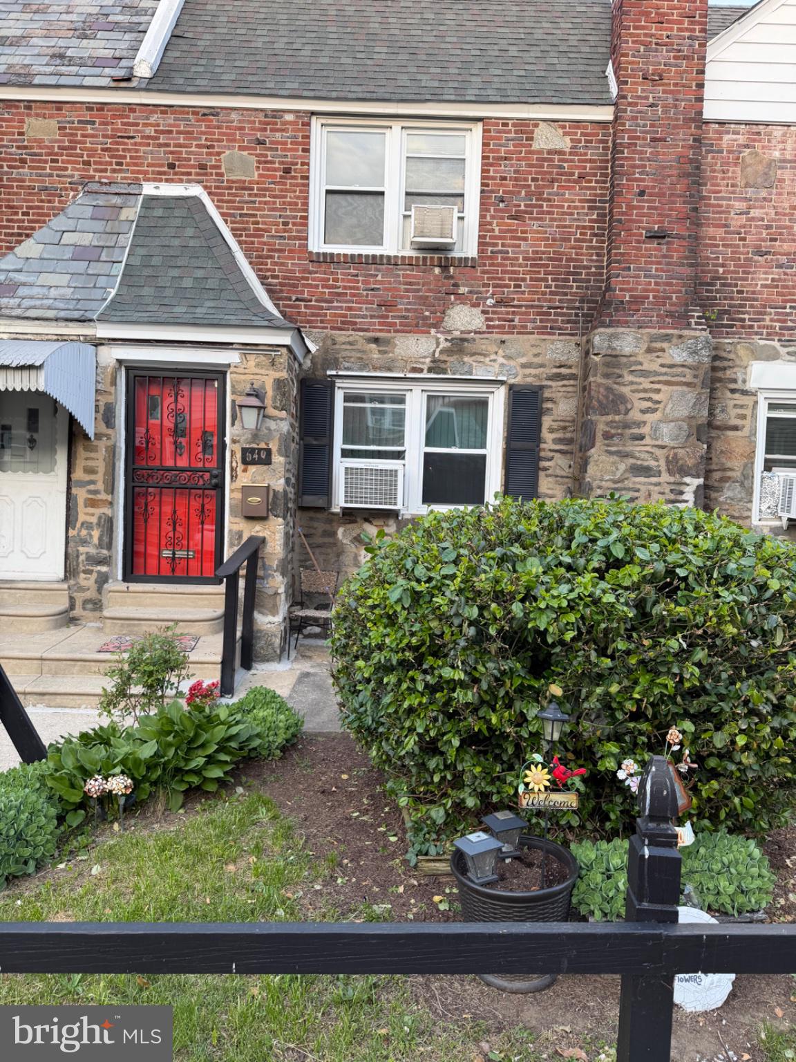 649 Briarcliff Road Upper Darby, PA 19082 - Photo 1 of 28 Gallery Image 1