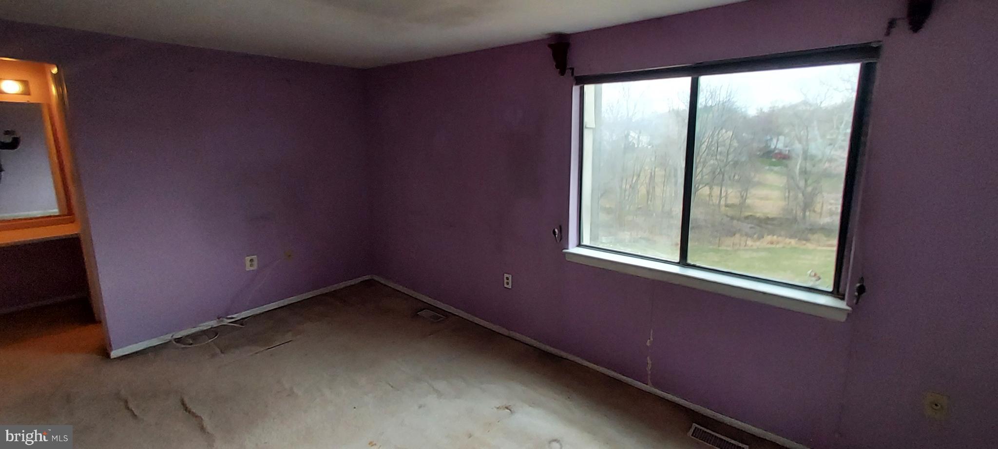 9051 Centerway Road Gaithersburg, MD 20879 - Photo 13 of 27 Main bedroom