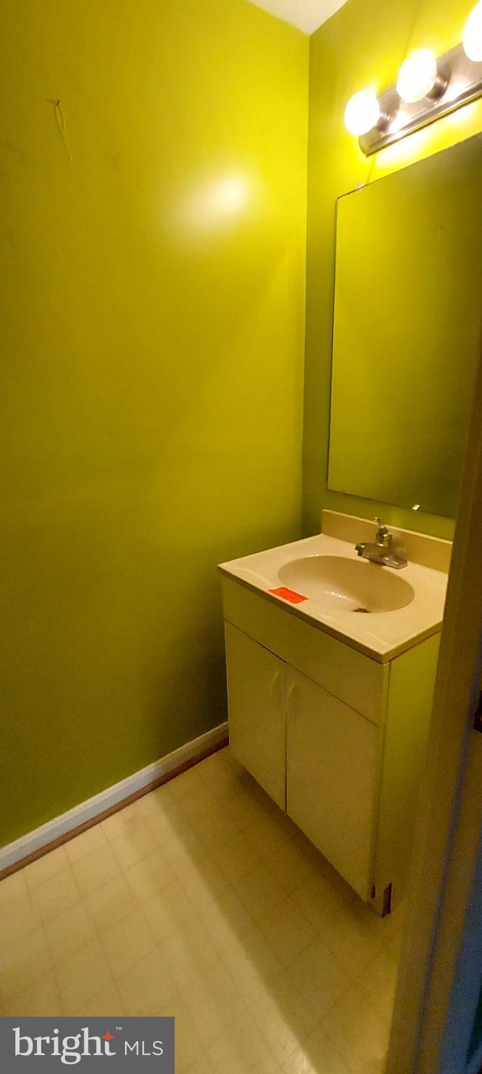 9051 Centerway Road Gaithersburg, MD 20879 - Photo 26 of 27 basement half bath