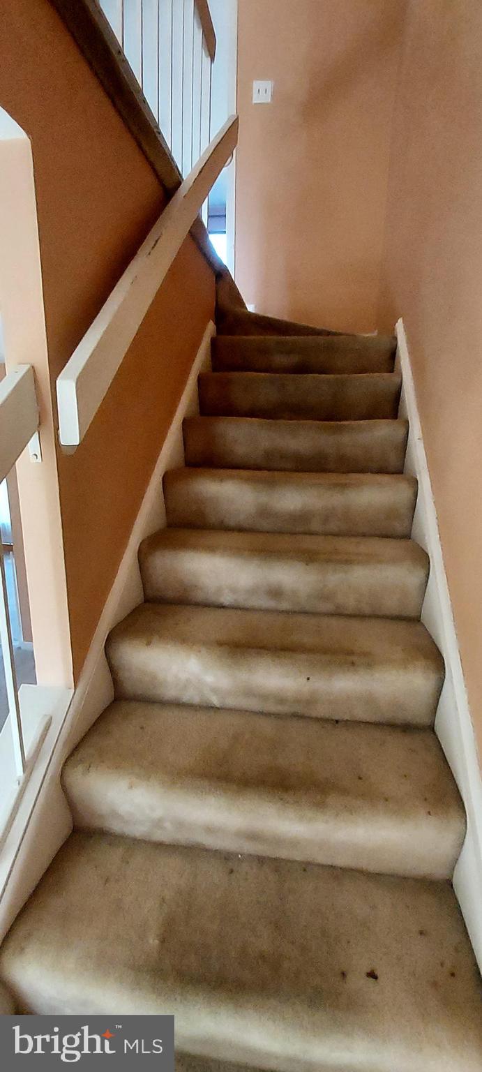9051 Centerway Road Gaithersburg, MD 20879 - Photo 10 of 27 staris to upper level
