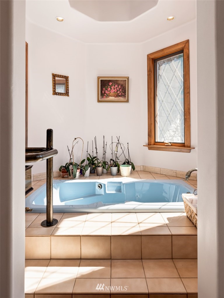 21632 High Rock Road Monroe, WA 98272 - Photo 19 of 40 a view of living room with furniture and window