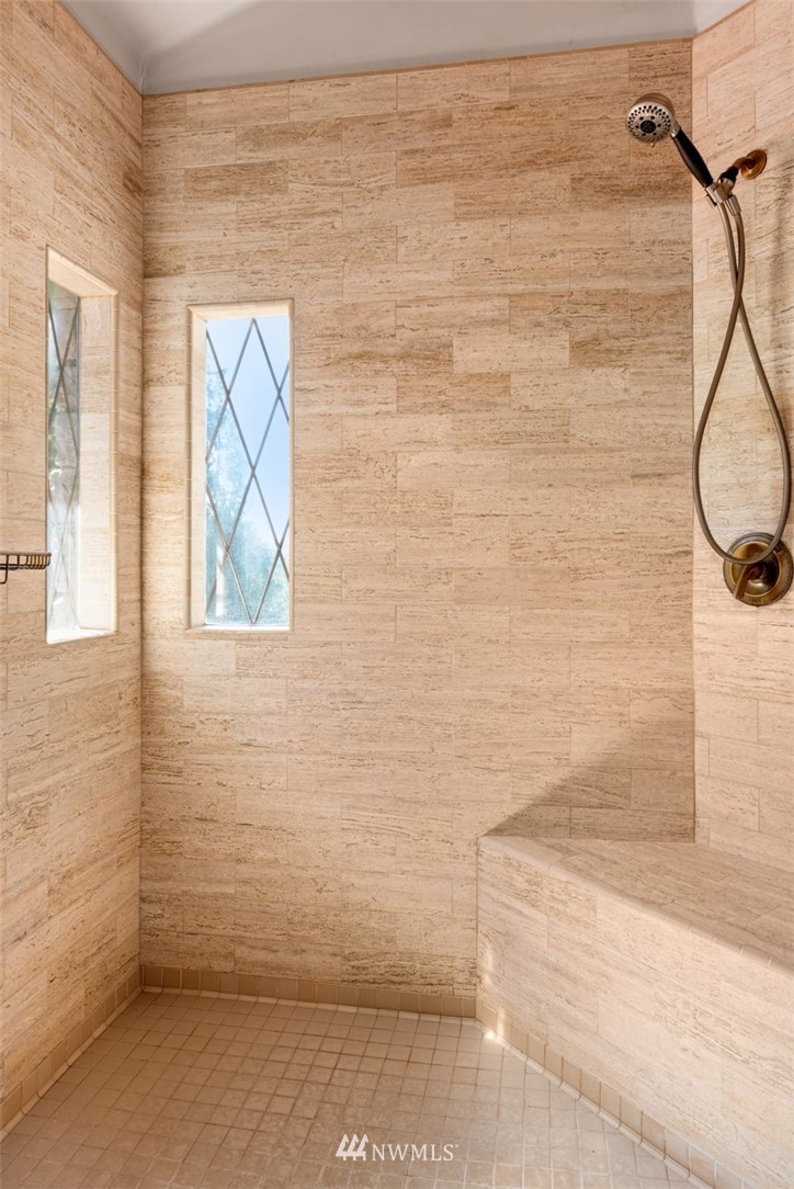 21632 High Rock Road Monroe, WA 98272 - Photo 21 of 40 a bathroom with a shower