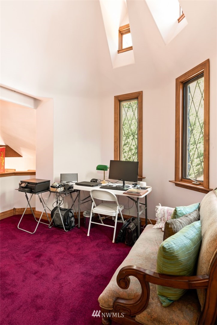 21632 High Rock Road Monroe, WA 98272 - Photo 22 of 40 a living room with lots of furniture and a large window