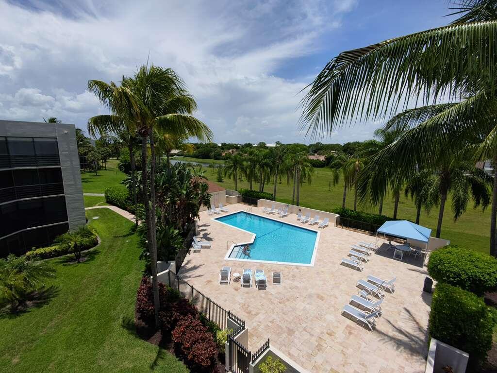 5900 Camino Del Sol, Unit 306 Boca Raton, FL 33433 - Photo 7 of 22 PHOTO-2026-06-25-14-21-26