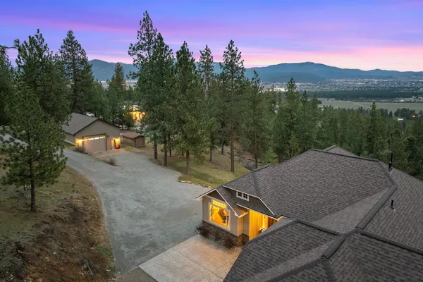 $1,420,000 | 10309 North Lookout View Lane, Newman Lake, WA 99025