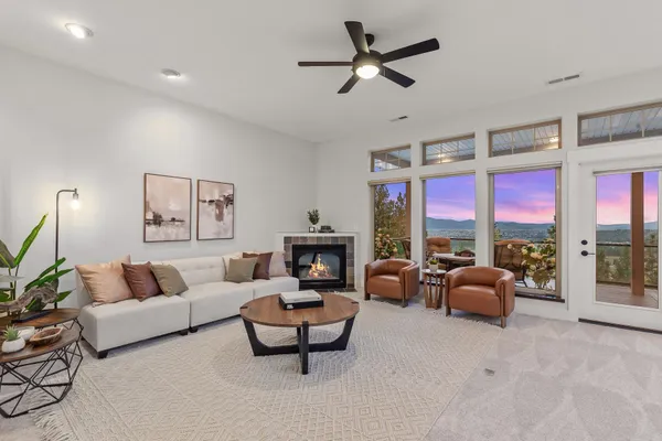 $1,420,000 | 10309 North Lookout View Lane, Newman Lake, WA 99025
