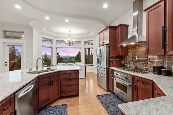 $1,420,000 | 10309 North Lookout View Lane, Newman Lake, WA 99025