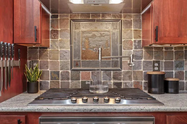 $1,420,000 | 10309 North Lookout View Lane, Newman Lake, WA 99025