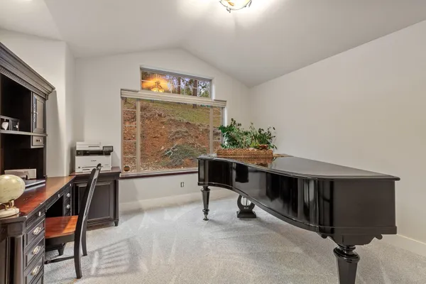 $1,420,000 | 10309 North Lookout View Lane, Newman Lake, WA 99025