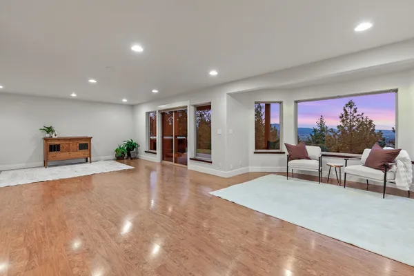 $1,420,000 | 10309 North Lookout View Lane, Newman Lake, WA 99025
