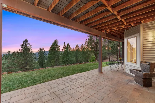 $1,420,000 | 10309 North Lookout View Lane, Newman Lake, WA 99025