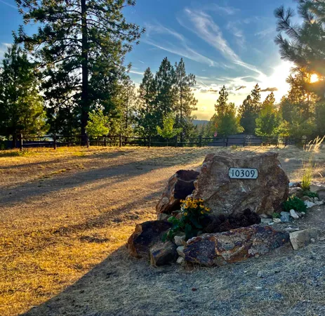 $1,420,000 | 10309 North Lookout View Lane, Newman Lake, WA 99025