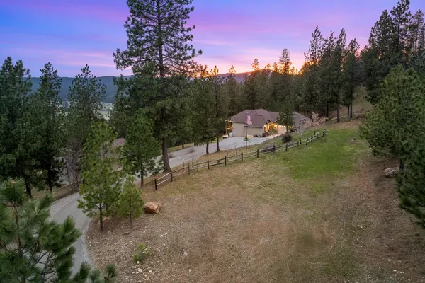 $1,420,000 | 10309 North Lookout View Lane, Newman Lake, WA 99025