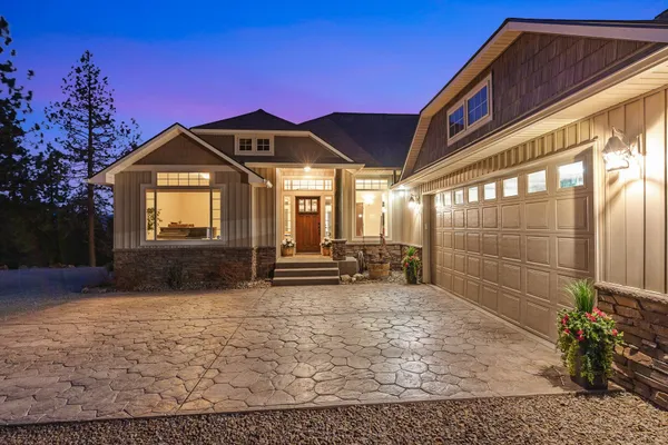 $1,420,000 | 10309 North Lookout View Lane, Newman Lake, WA 99025