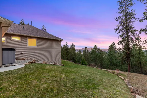 $1,420,000 | 10309 North Lookout View Lane, Newman Lake, WA 99025