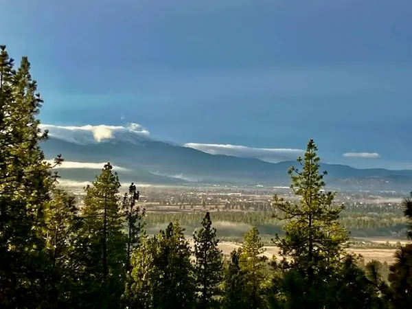 $1,420,000 | 10309 North Lookout View Lane, Newman Lake, WA 99025