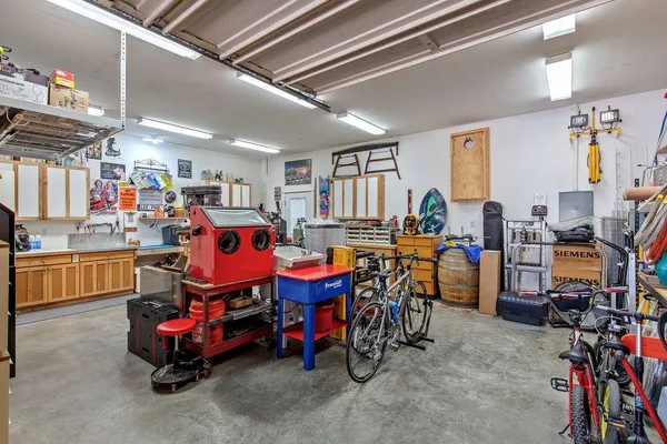 $1,420,000 | 10309 North Lookout View Lane, Newman Lake, WA 99025