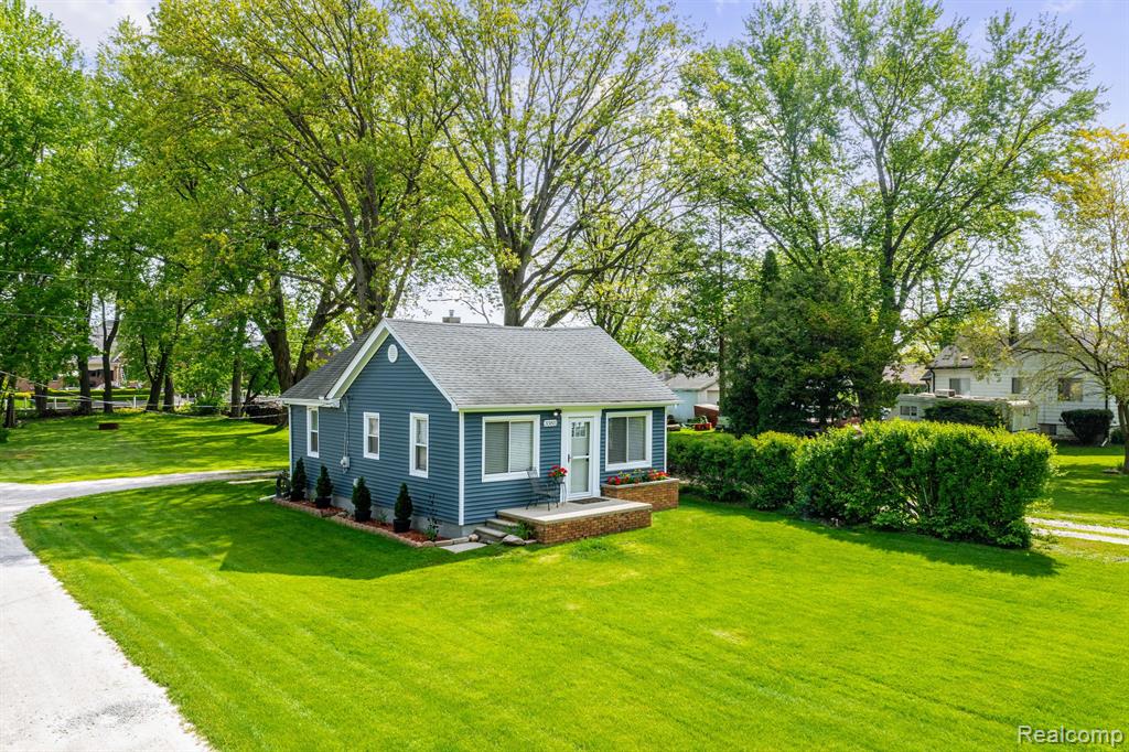 33811 Schneider Road Chesterfield, MI 48047 - Photo 1 of 33