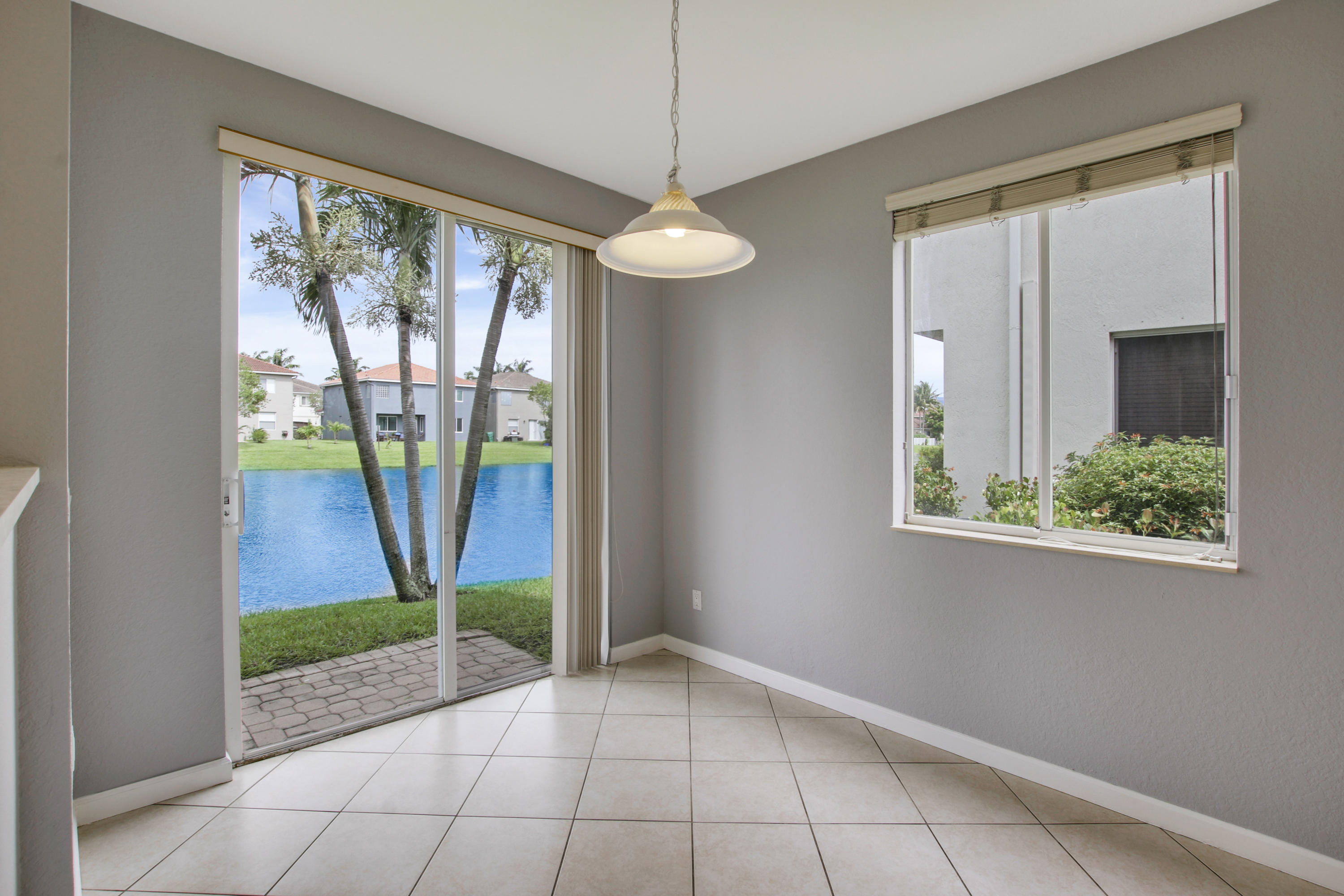3111 Laurel Ridge Circle Riviera Beach, FL 33404 - Photo 12 of 30 Dining