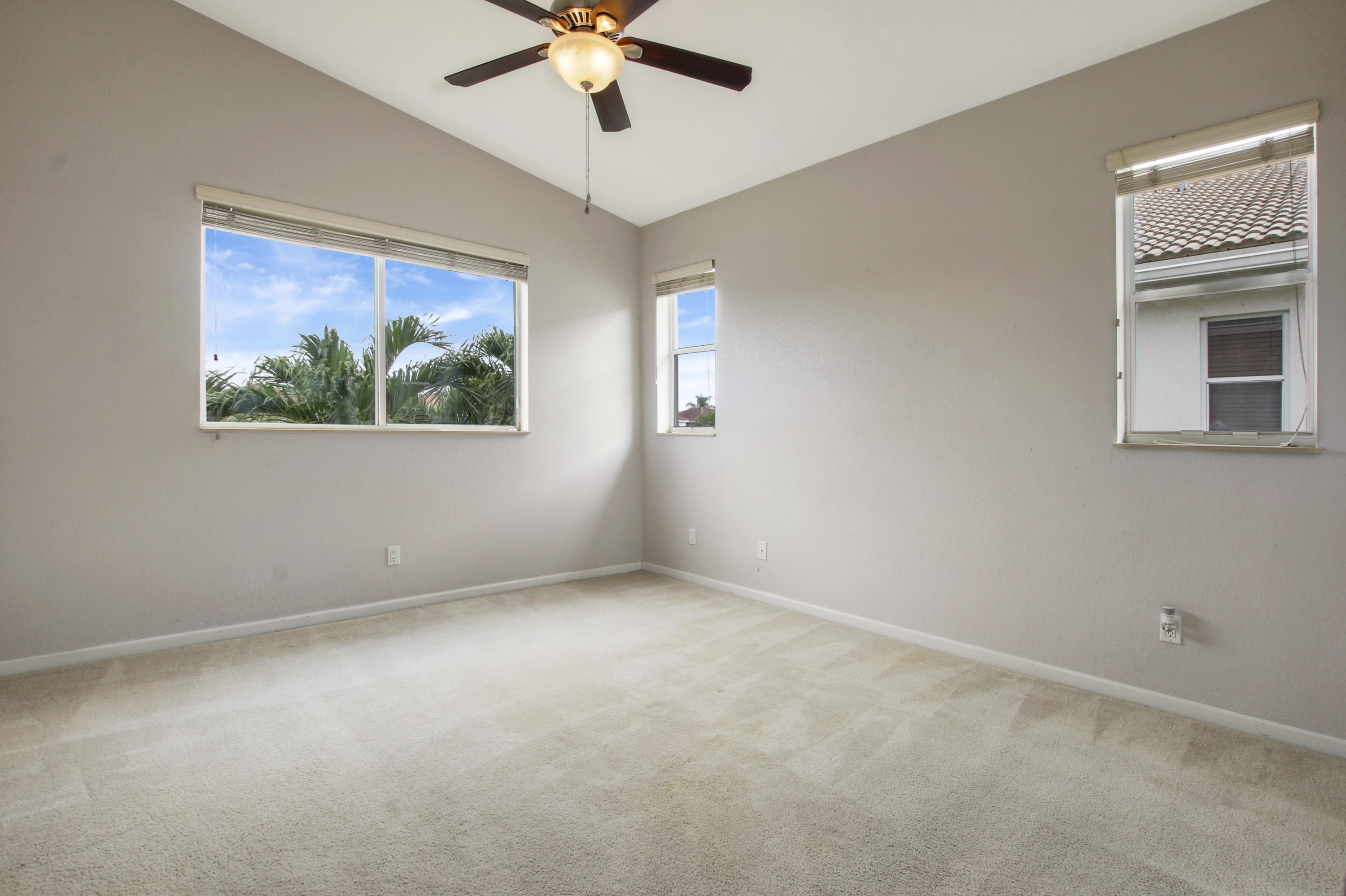 3111 Laurel Ridge Circle Riviera Beach, FL 33404 - Photo 15 of 30 Upstairs master