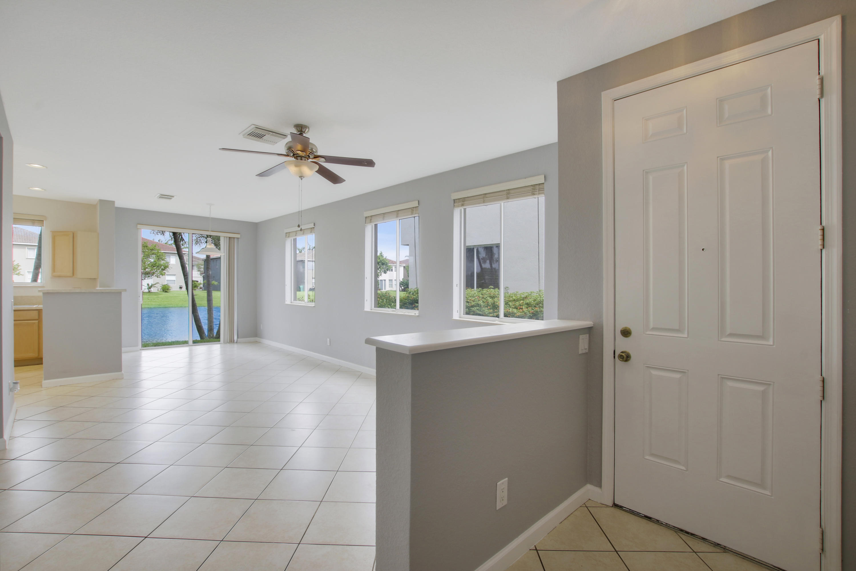 3111 Laurel Ridge Circle Riviera Beach, FL 33404 - Photo 3 of 30 Entry